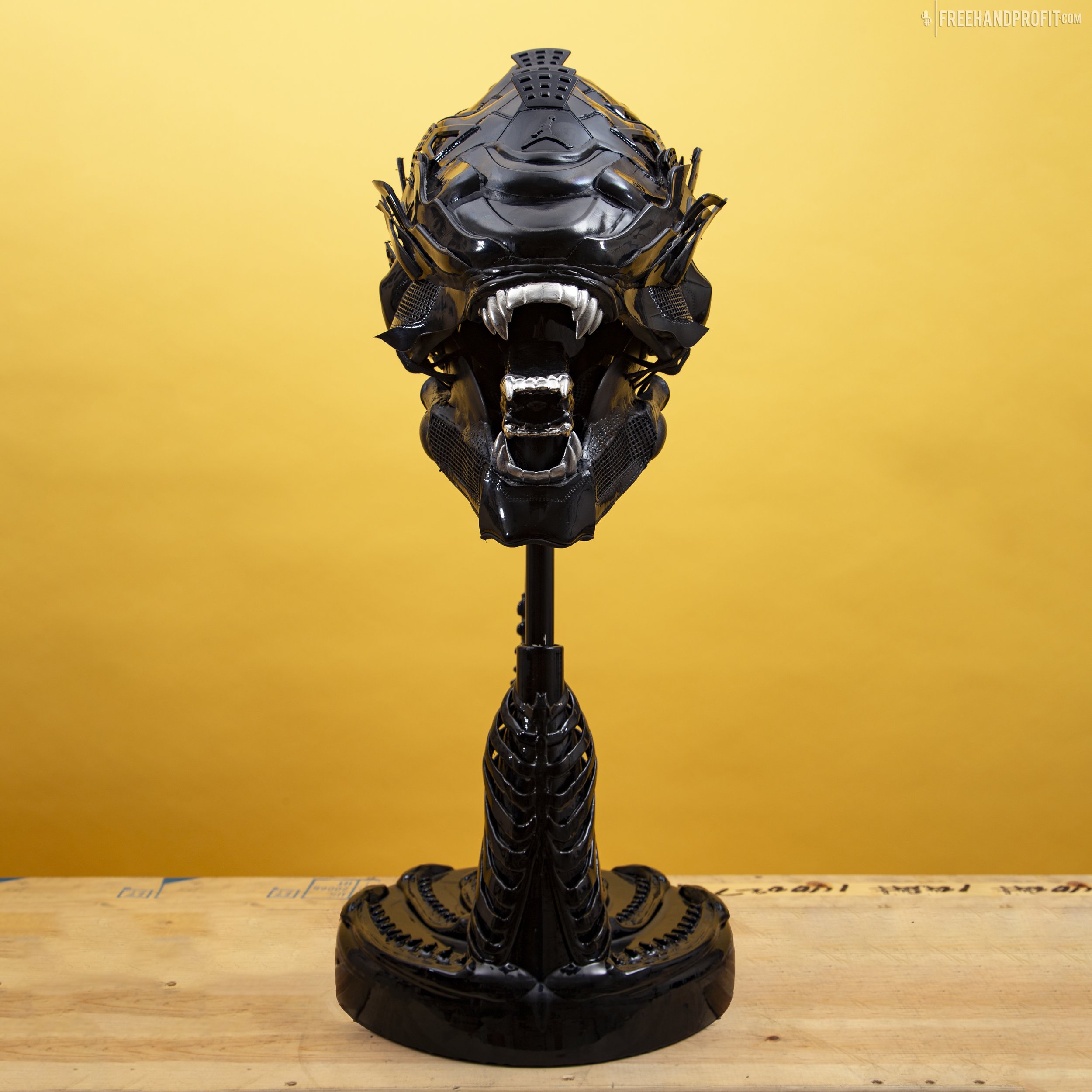 No.220 11LAB4 Xenomorph Mask — FREEHAND PROFIT